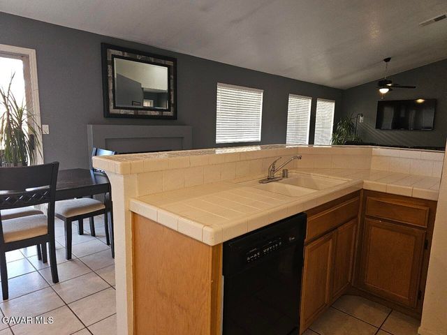 1847 Heritage Lane, Palmdale, CA 93551