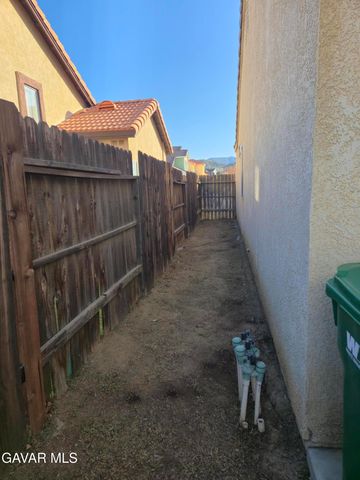 1847 Heritage Lane, Palmdale, CA 93551