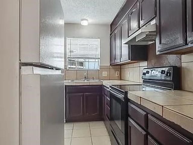 7504 Chapin Road B, Fort Worth, TX 76116