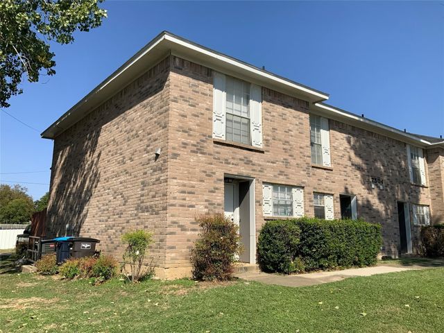 7504 Chapin Road B, Fort Worth, TX 76116