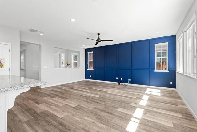 2360 Aerostar Way, Sacramento, CA 95834