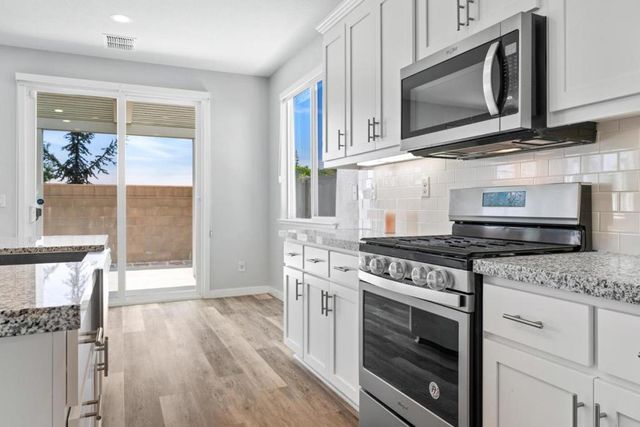 2360 Aerostar Way, Sacramento, CA 95834
