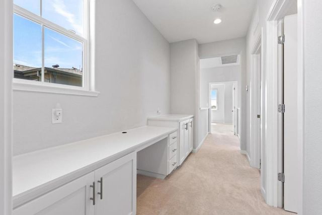 2360 Aerostar Way, Sacramento, CA 95834