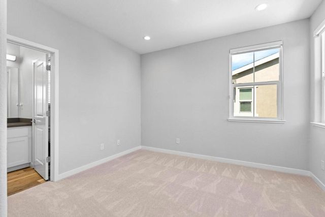 2360 Aerostar Way, Sacramento, CA 95834