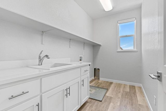 2360 Aerostar Way, Sacramento, CA 95834