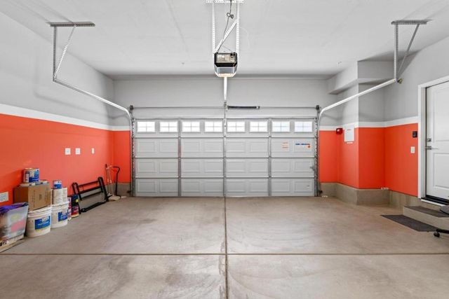 2360 Aerostar Way, Sacramento, CA 95834