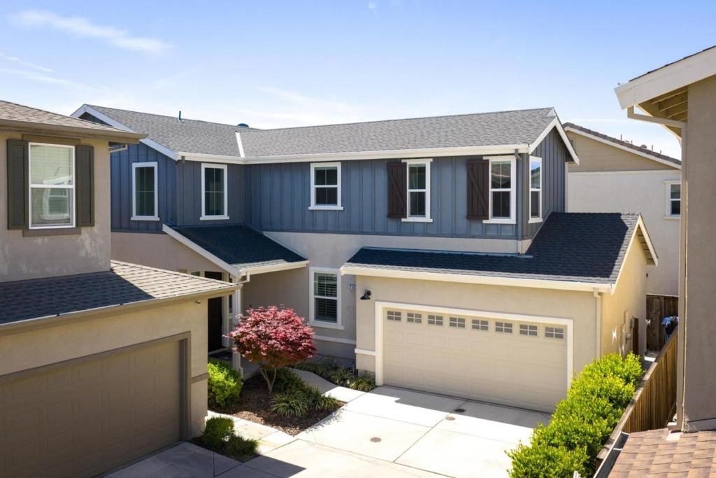 2360 Aerostar Way, Sacramento, CA 95834