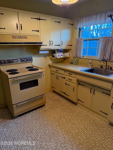 1 Mitchell Avenue, East Brunswick, NJ 08816