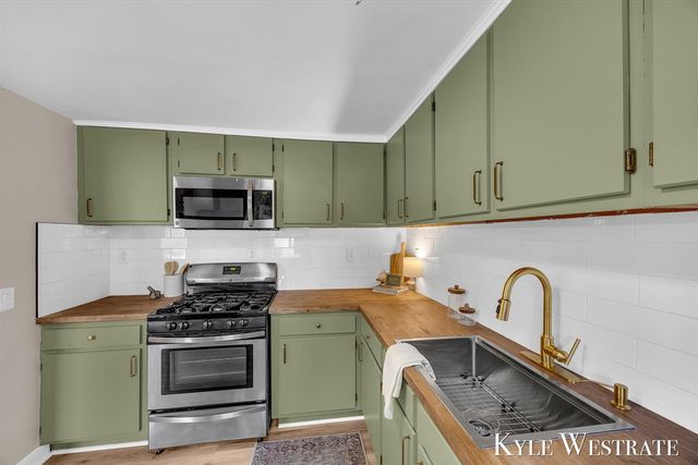 903 N Michigan Avenue, Hastings, MI 49058