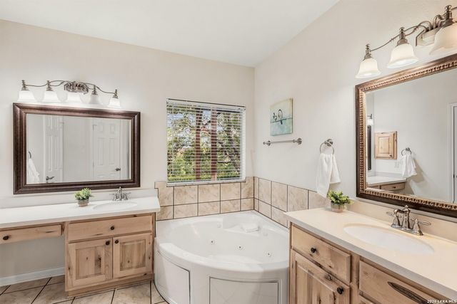 1711 Heavens Peak, San Antonio, TX 78258