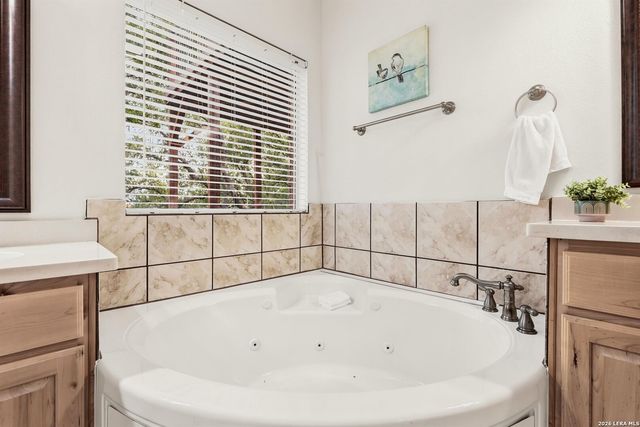1711 Heavens Peak, San Antonio, TX 78258