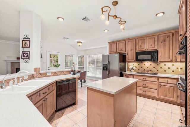 1711 Heavens Peak, San Antonio, TX 78258