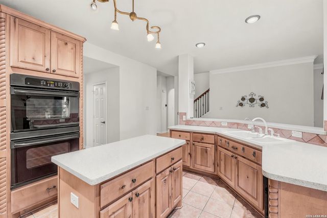 1711 Heavens Peak, San Antonio, TX 78258