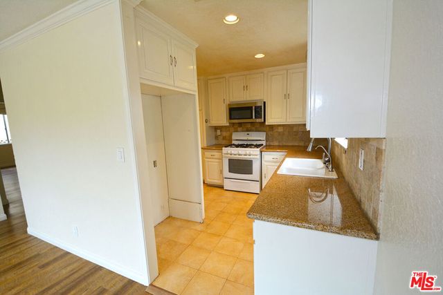 3630 2nd Avenue, Glendale, CA 91214