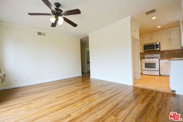 3630 2nd Avenue, Glendale, CA 91214