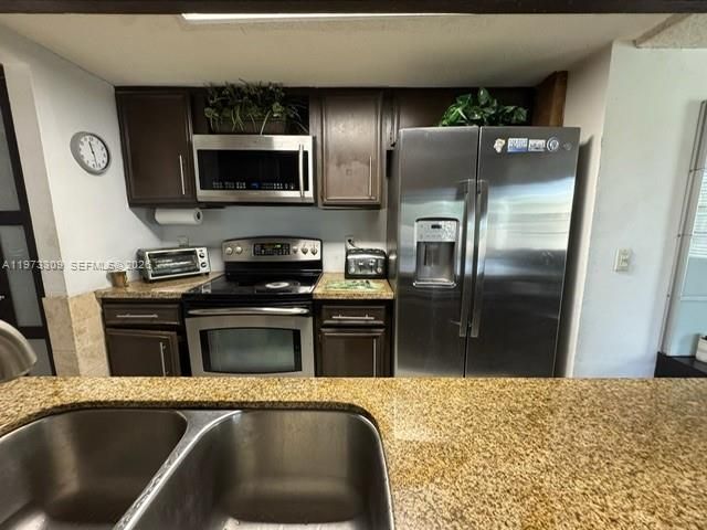 2560 Azalea Ave, Miramar, FL 33025