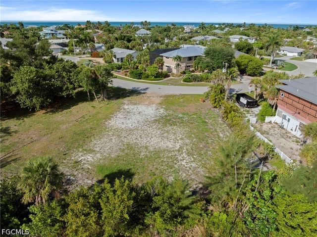 572 Chert CT, Sanibel, FL 33957