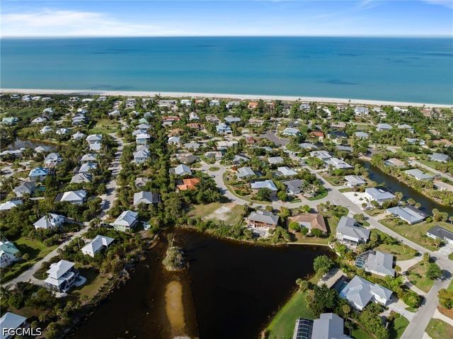 572 Chert CT, Sanibel, FL 33957