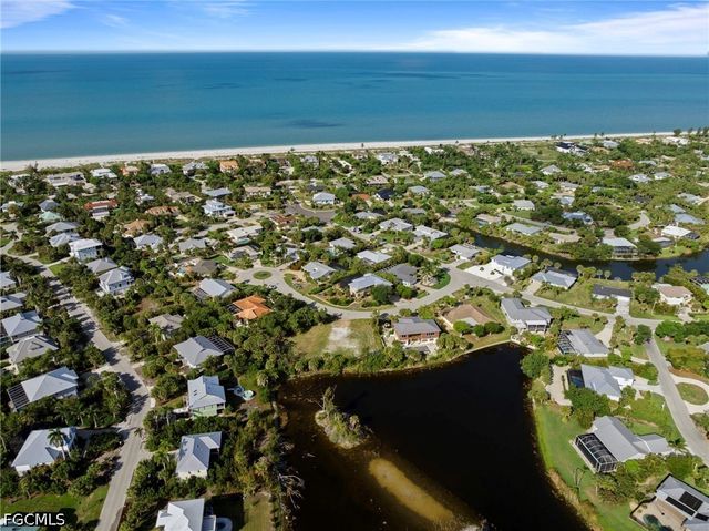 572 Chert CT, Sanibel, FL 33957