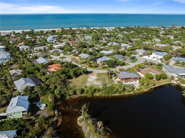 572 Chert CT, Sanibel, FL 33957