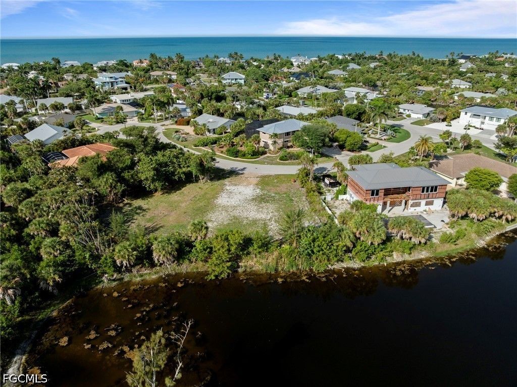 572 Chert CT, Sanibel, FL 33957