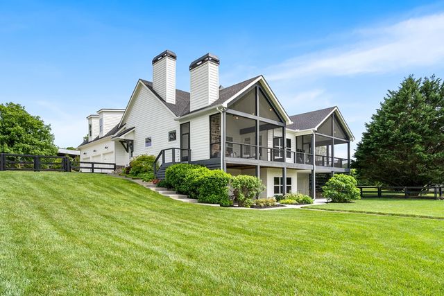 275 Bell Creek Cove Road, Hiawassee, GA 30546