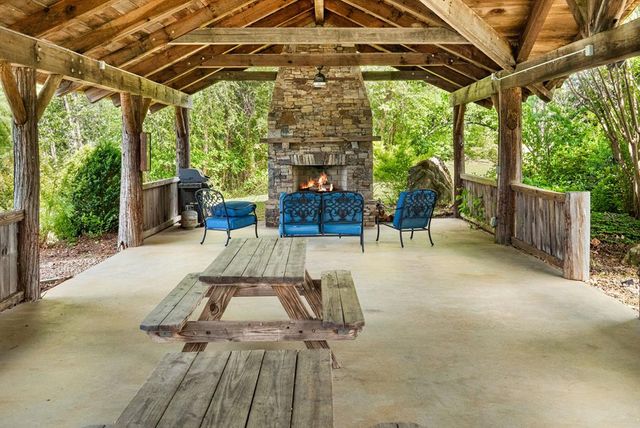 275 Bell Creek Cove Road, Hiawassee, GA 30546