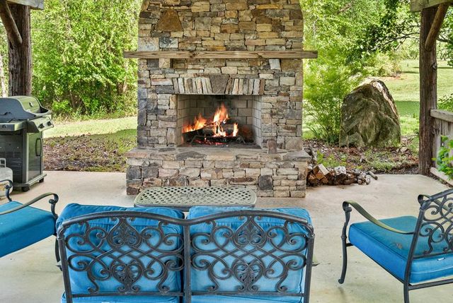 275 Bell Creek Cove Road, Hiawassee, GA 30546