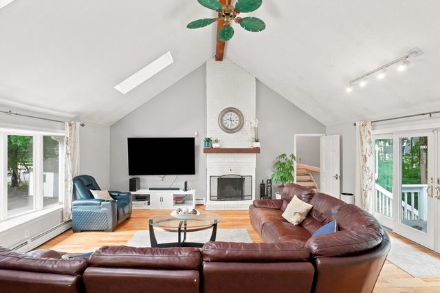 20 Partridge Lane, Londonderry, NH 03053