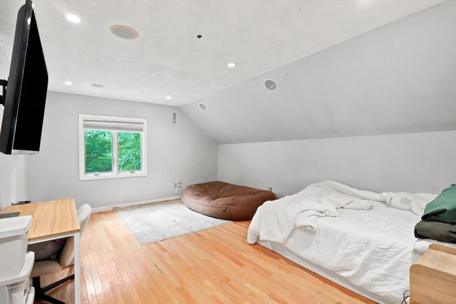 20 Partridge Lane, Londonderry, NH 03053