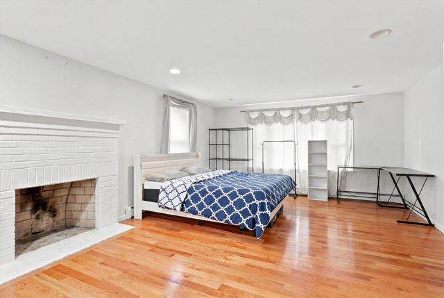20 Partridge Lane, Londonderry, NH 03053