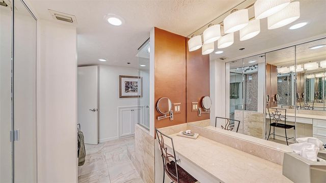 988 BLVD OF THE ARTS 1214, Sarasota, FL 34236