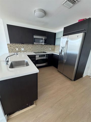 90 SW 3rd St 3901, Miami, FL 33130