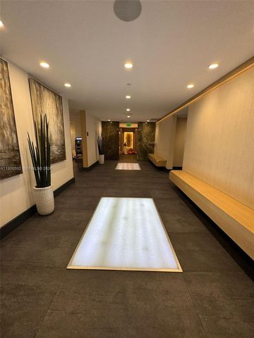 90 SW 3rd St 3901, Miami, FL 33130