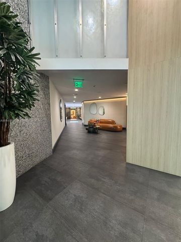 90 SW 3rd St 3901, Miami, FL 33130