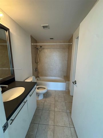 90 SW 3rd St 3901, Miami, FL 33130