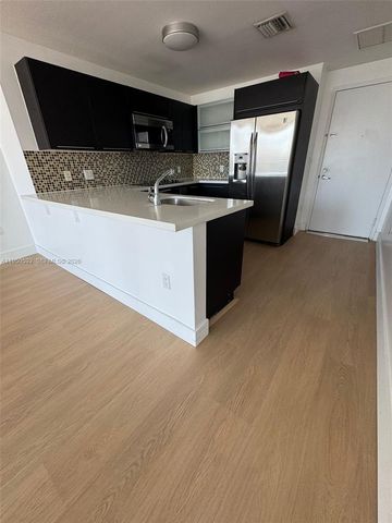 90 SW 3rd St 3901, Miami, FL 33130