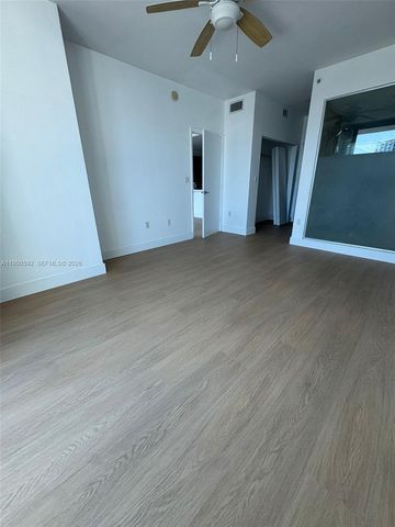 90 SW 3rd St 3901, Miami, FL 33130