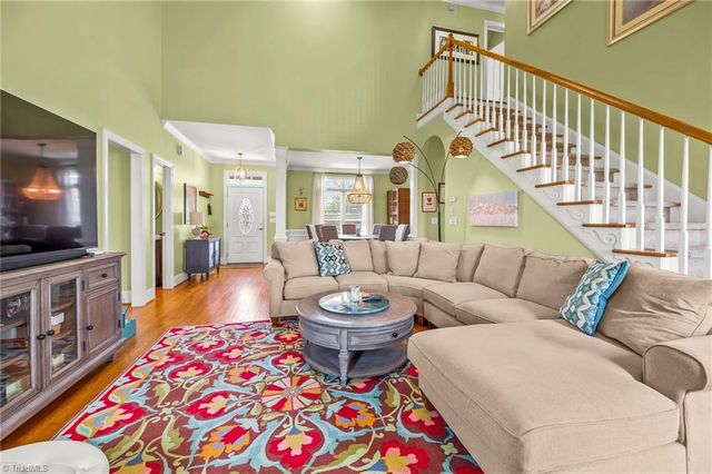 2156 Waterford Village Drive, Clemmons, NC 27012