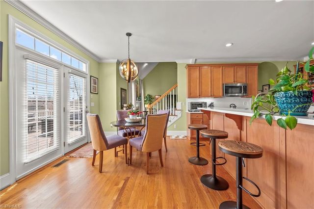 2156 Waterford Village Drive, Clemmons, NC 27012