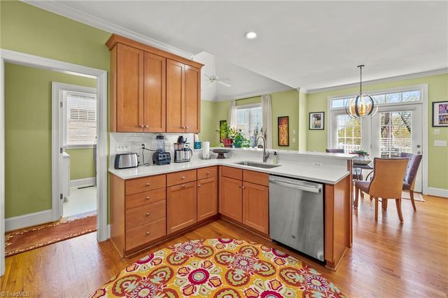 2156 Waterford Village Drive, Clemmons, NC 27012