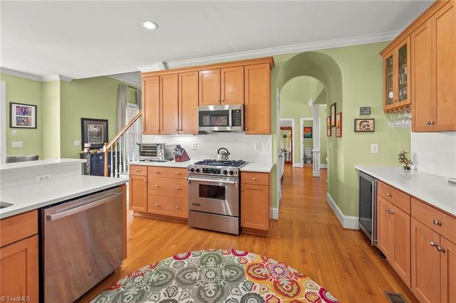 2156 Waterford Village Drive, Clemmons, NC 27012