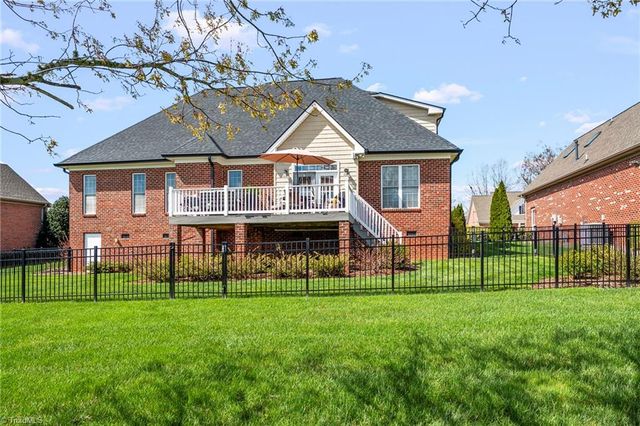 2156 Waterford Village Drive, Clemmons, NC 27012