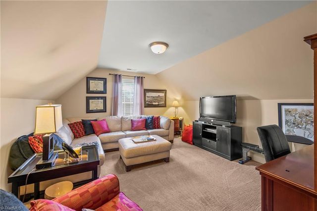 2156 Waterford Village Drive, Clemmons, NC 27012