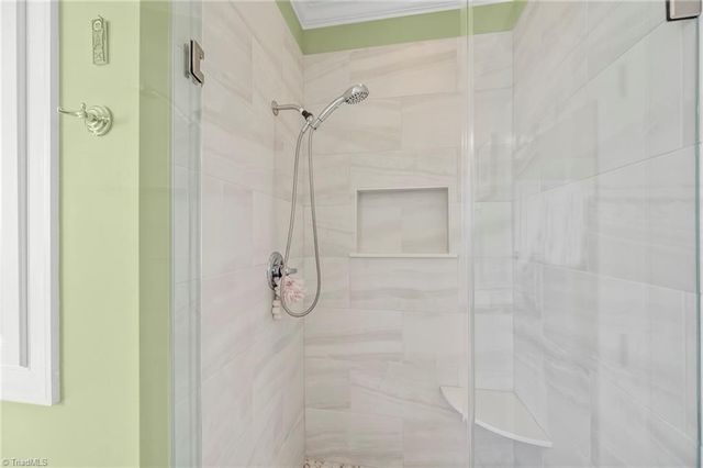 2156 Waterford Village Drive, Clemmons, NC 27012