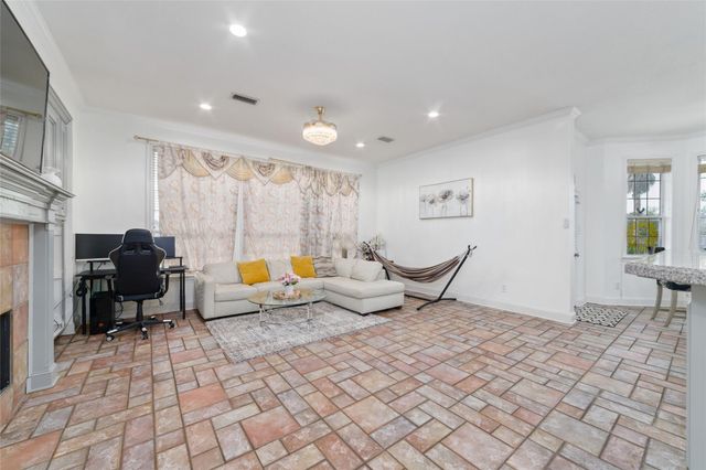 1513 County Road 149, Alvin, TX 77511