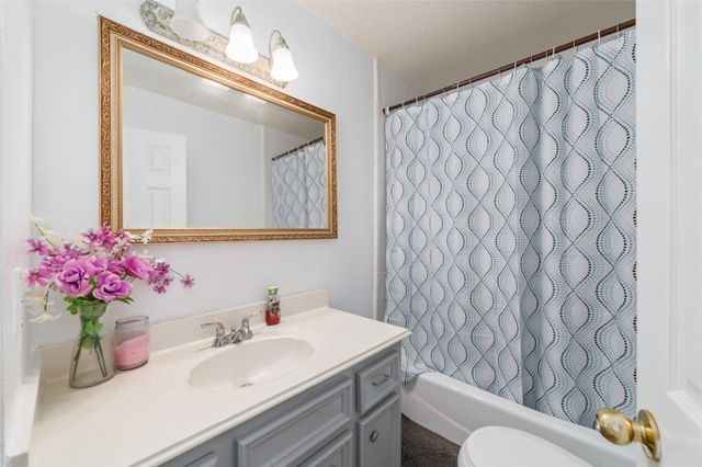 1513 County Road 149, Alvin, TX 77511