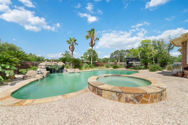 1513 County Road 149, Alvin, TX 77511