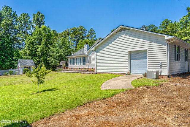 114 Bellhaven Drive, Carthage, NC 28327