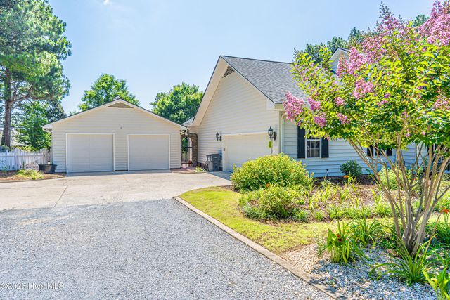 114 Bellhaven Drive, Carthage, NC 28327
